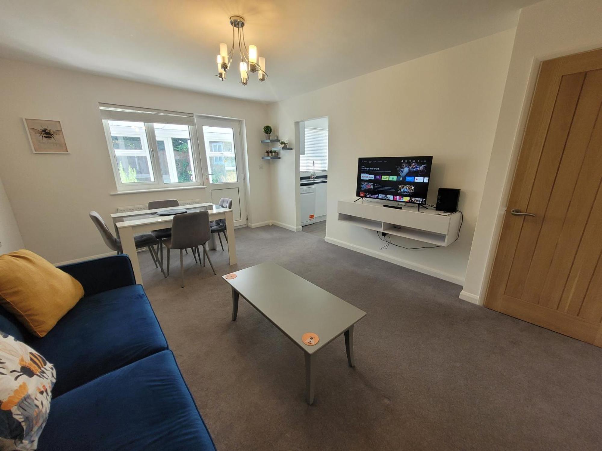 Bumblebee Bungalow - With Separate Office And Gaming Space By Catchpole Stays Colchester Exterior photo